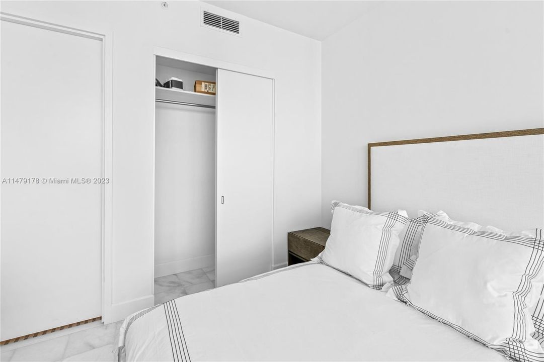 Recently Sold: $1,250,000 (2 beds, 2 baths, 1229 Square Feet)