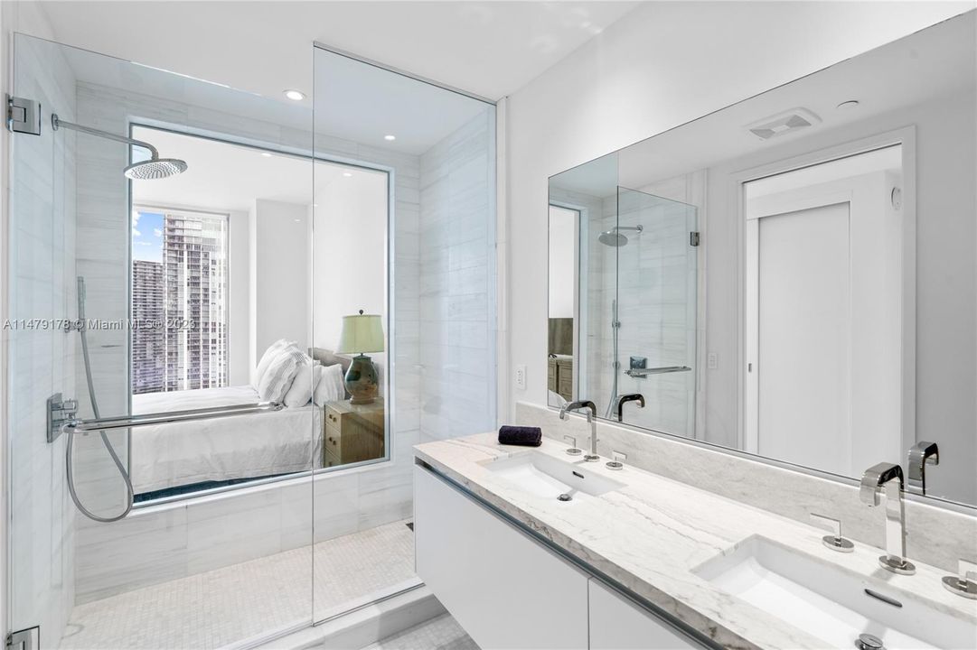 Recently Sold: $1,250,000 (2 beds, 2 baths, 1229 Square Feet)