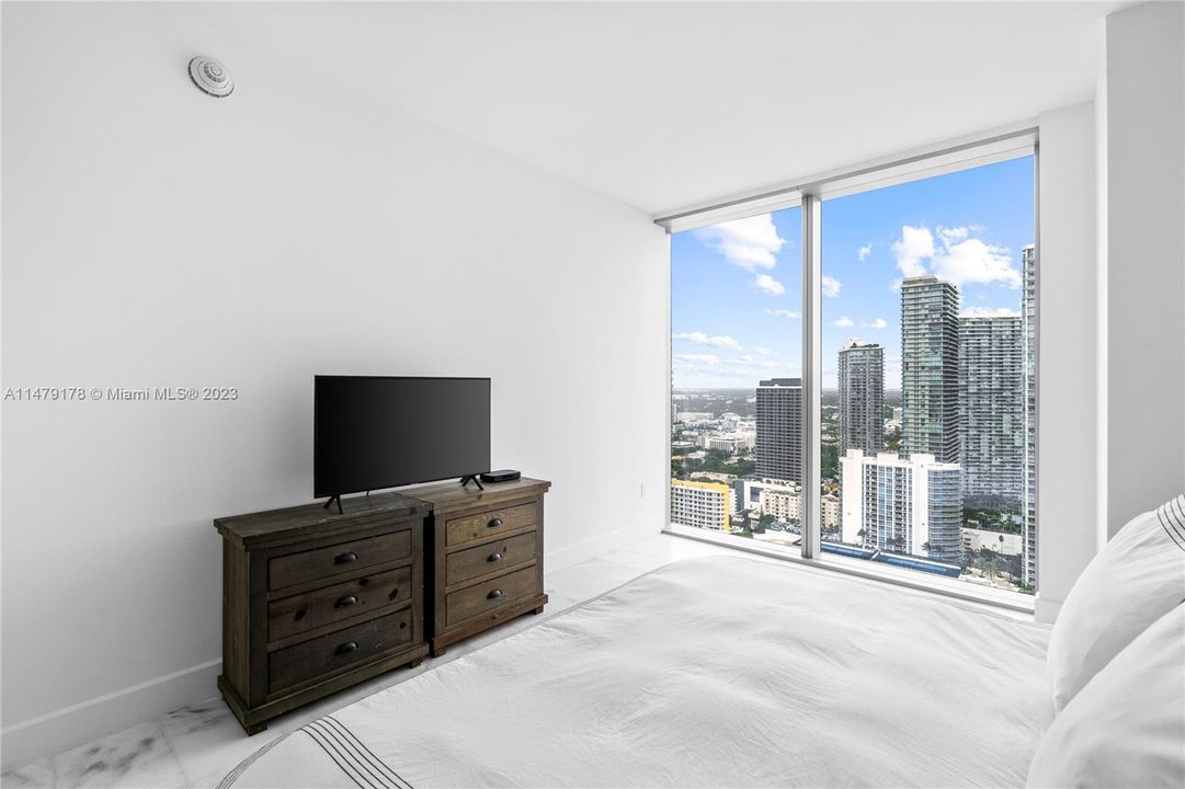 Recently Sold: $1,250,000 (2 beds, 2 baths, 1229 Square Feet)