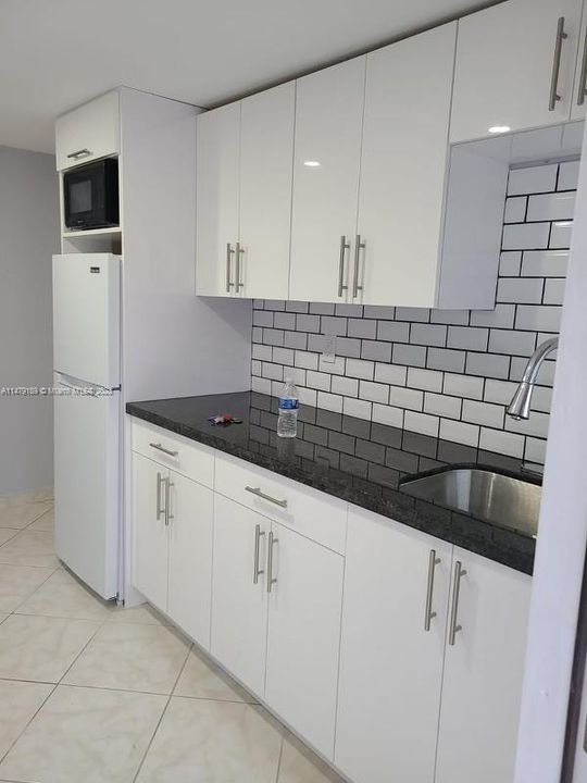 Vendido Recientemente: $175,000 (4 camas, 4 baños, 0 Pies cuadrados)