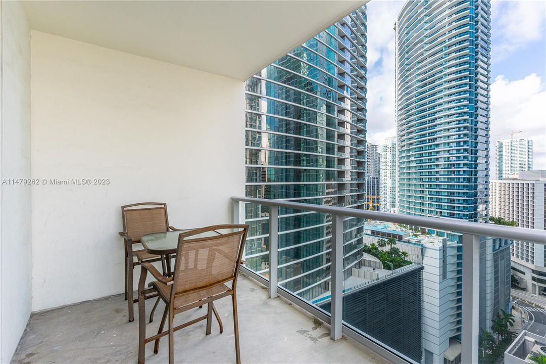 Active With Contract: $419,000 (1 beds, 1 baths, 790 Square Feet)