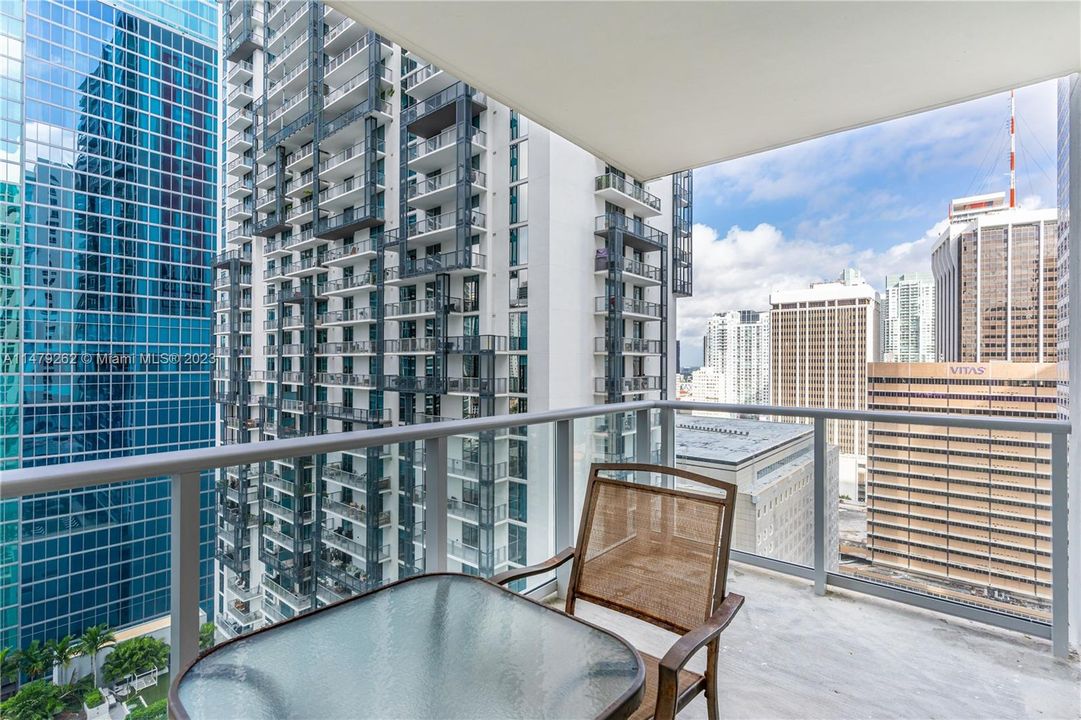 Active With Contract: $419,000 (1 beds, 1 baths, 790 Square Feet)