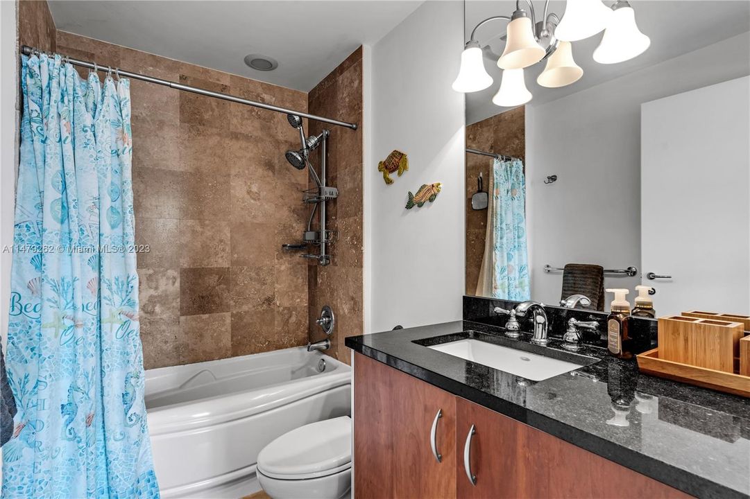 Active With Contract: $419,000 (1 beds, 1 baths, 790 Square Feet)