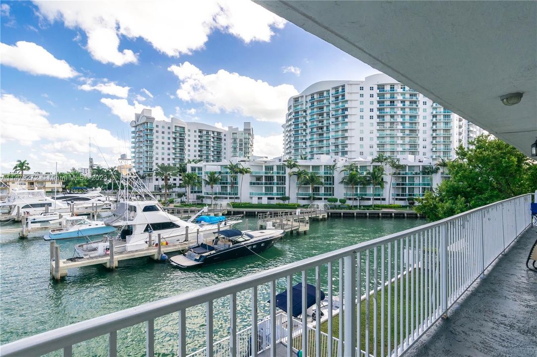 Недавно арендовано: $2,000 (1 спален, 1 ванн, 700 Квадратных фут)