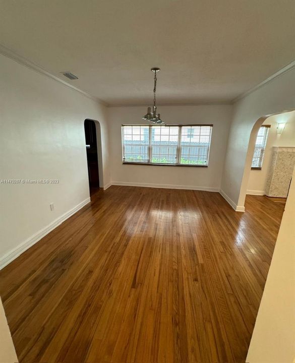 Recently Sold: $1,795,000 (3 beds, 3 baths, 2186 Square Feet)