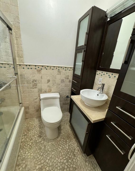 Second Bedroom En-Suite