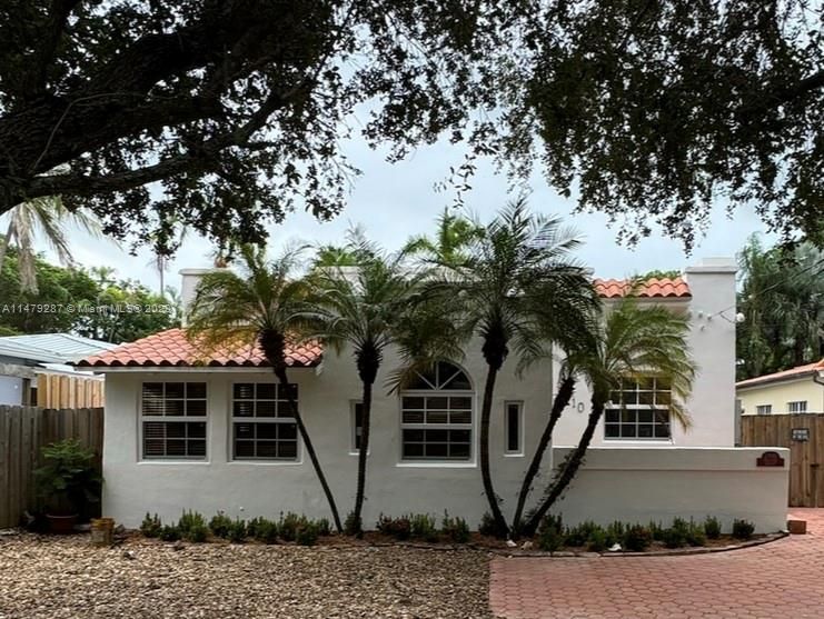 Charming 3 / 3 Pool Home