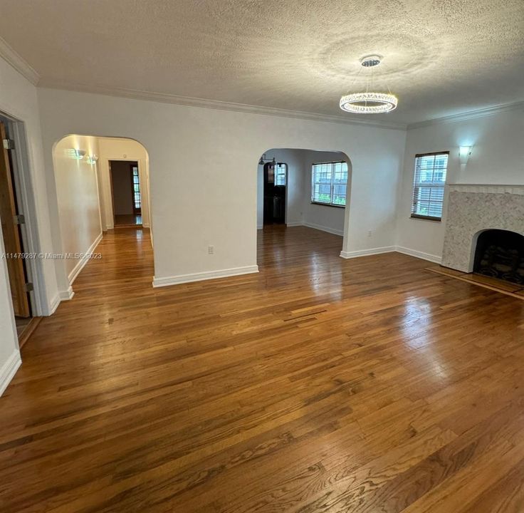 Recently Sold: $1,795,000 (3 beds, 3 baths, 2186 Square Feet)