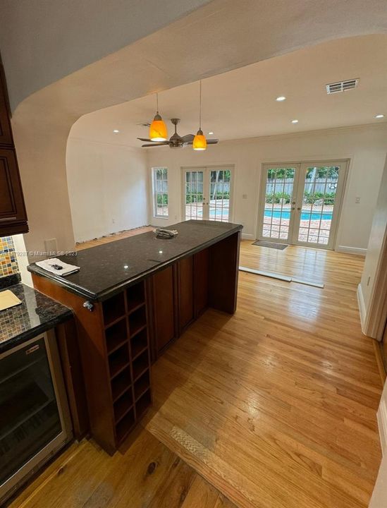 Recently Sold: $1,795,000 (3 beds, 3 baths, 2186 Square Feet)