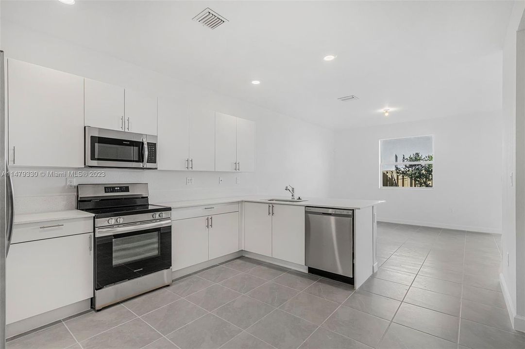 Recently Rented: $2,995 (4 beds, 2 baths, 0 Square Feet)