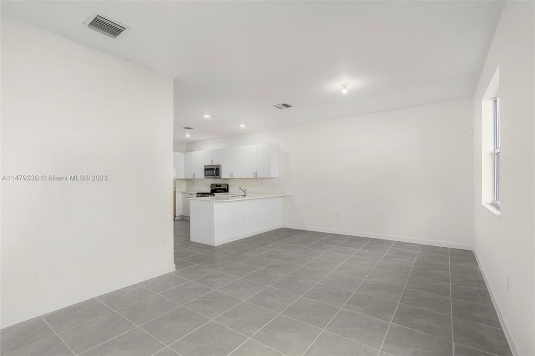 Recently Rented: $2,995 (4 beds, 2 baths, 0 Square Feet)