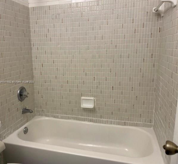 Vendido Recientemente: $187,000 (1 camas, 1 baños, 646 Pies cuadrados)