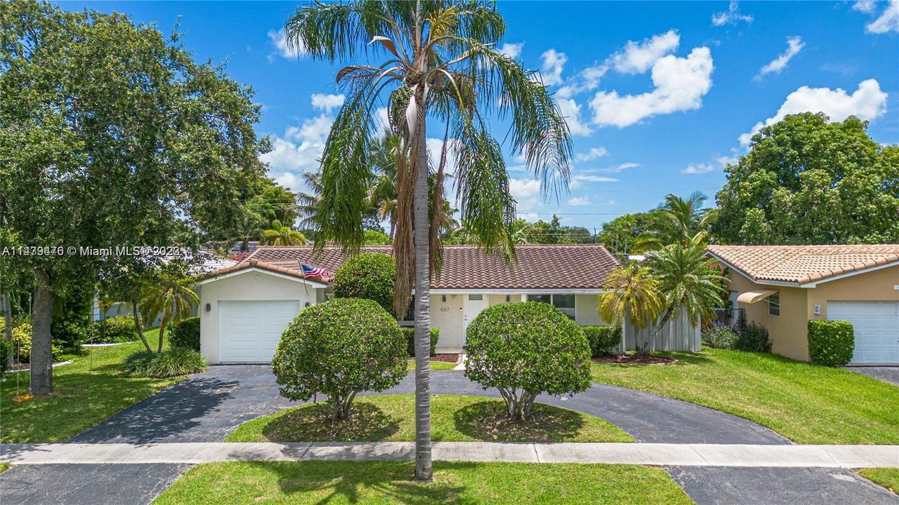 Recently Sold: $925,000 (3 beds, 2 baths, 1948 Square Feet)