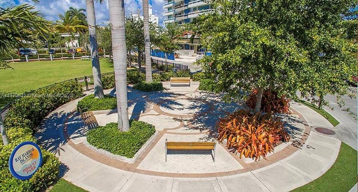 Vendido Recientemente: $429,000 (2 camas, 2 baños, 1192 Pies cuadrados)