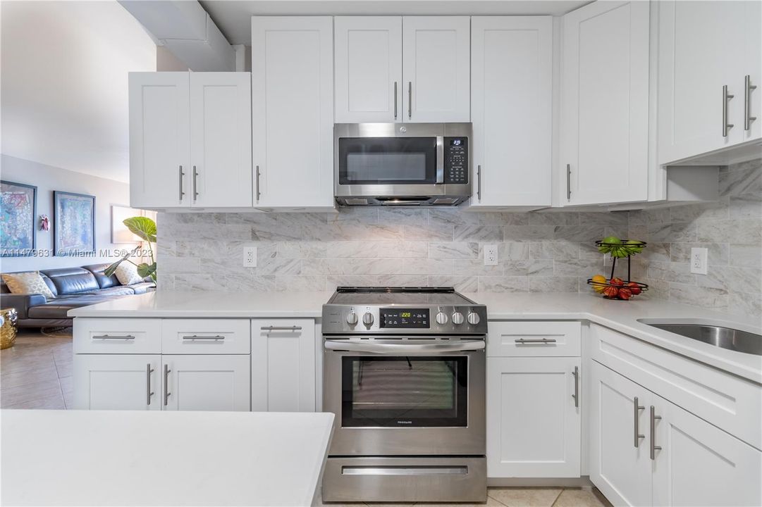 Vendido Recientemente: $429,000 (2 camas, 2 baños, 1192 Pies cuadrados)