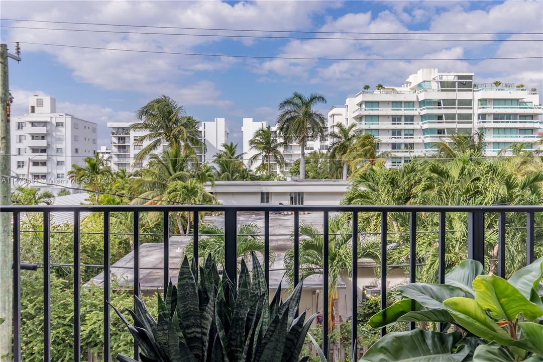 Vendido Recientemente: $429,000 (2 camas, 2 baños, 1192 Pies cuadrados)