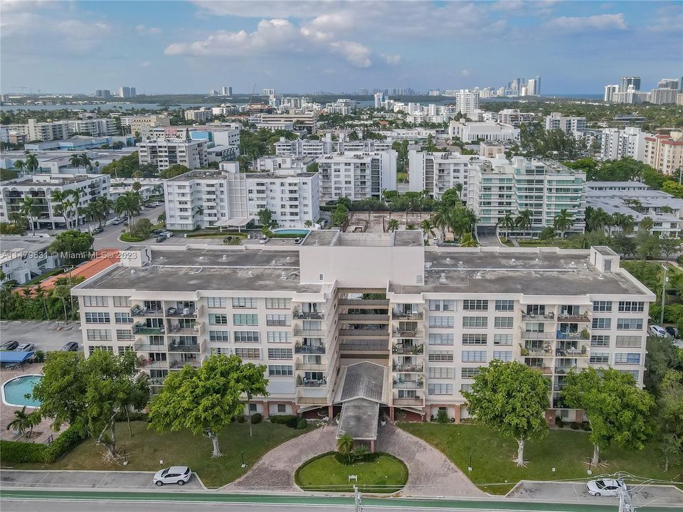 Vendido Recientemente: $429,000 (2 camas, 2 baños, 1192 Pies cuadrados)