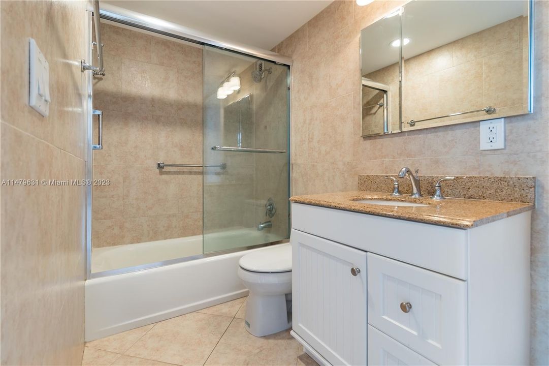 Vendido Recientemente: $429,000 (2 camas, 2 baños, 1192 Pies cuadrados)