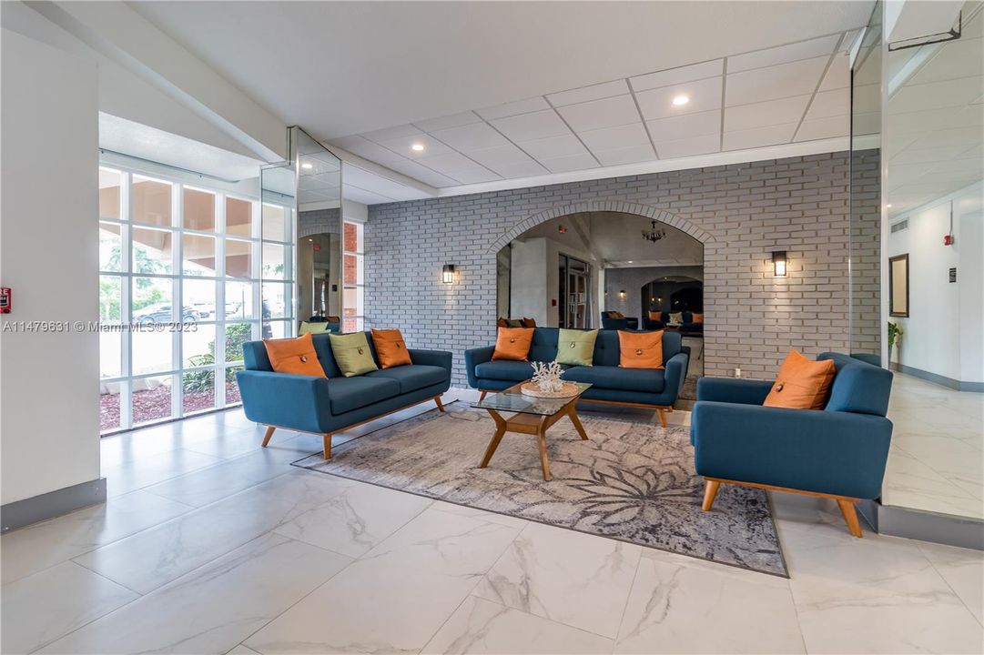 Vendido Recientemente: $429,000 (2 camas, 2 baños, 1192 Pies cuadrados)