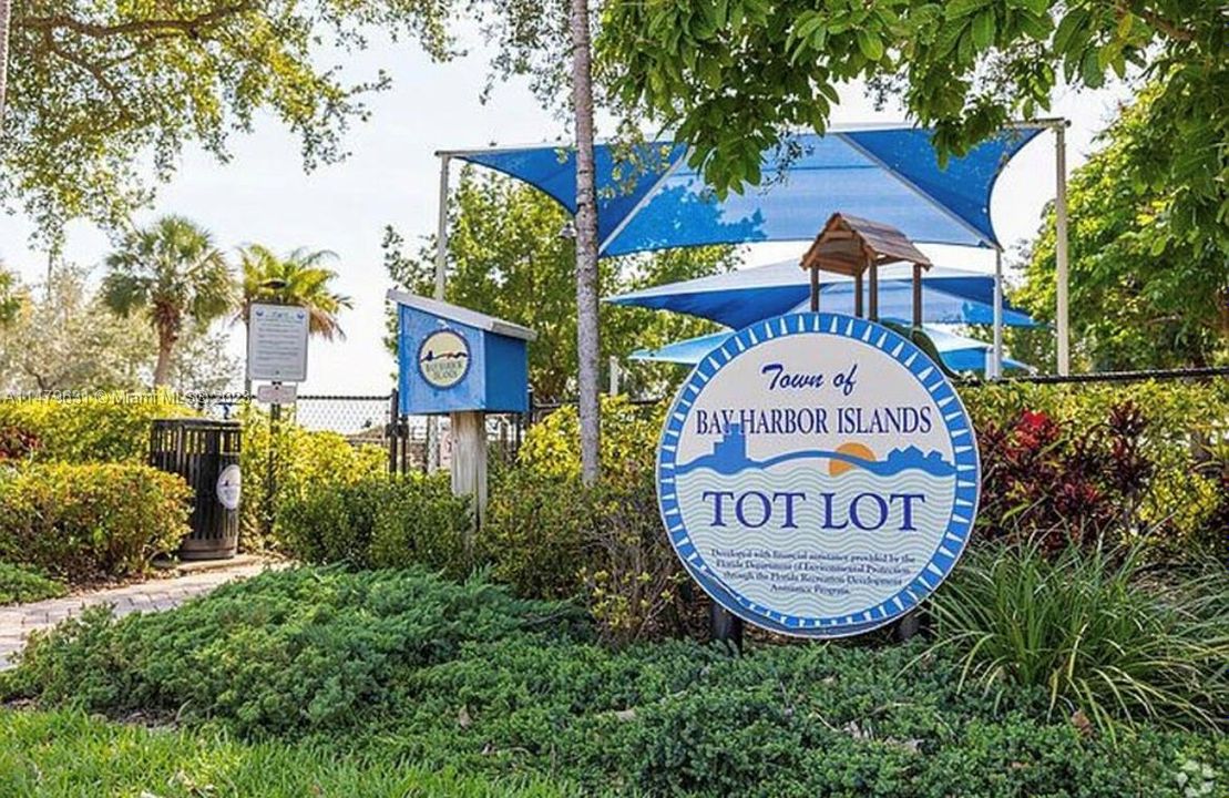 Vendido Recientemente: $429,000 (2 camas, 2 baños, 1192 Pies cuadrados)