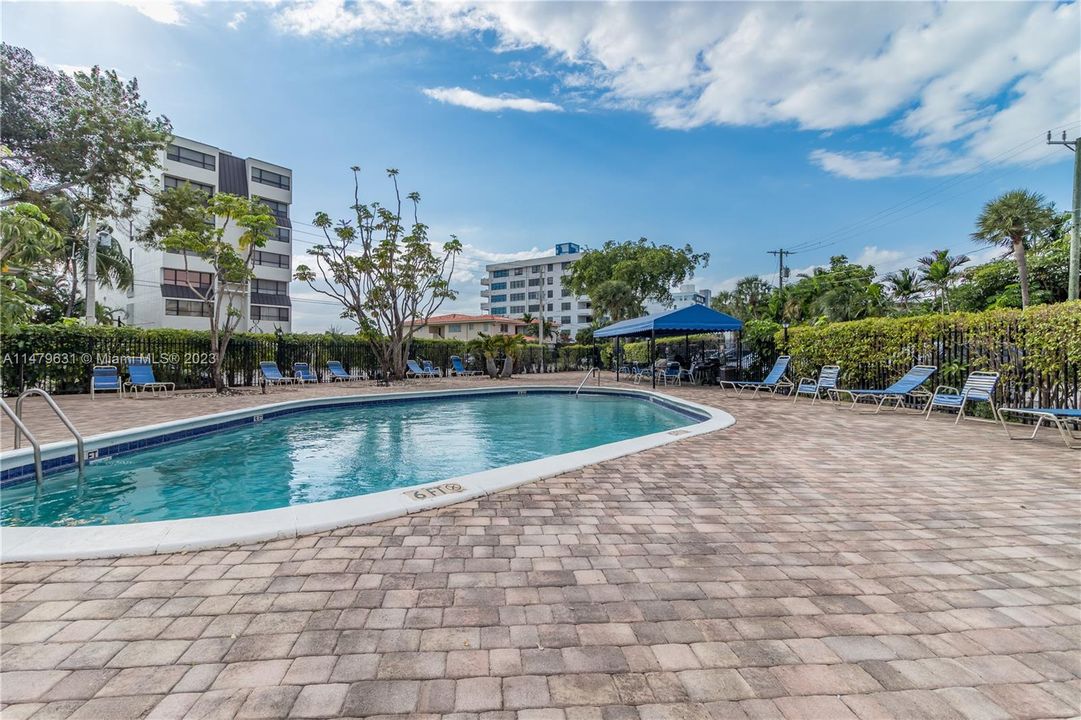 Vendido Recientemente: $429,000 (2 camas, 2 baños, 1192 Pies cuadrados)