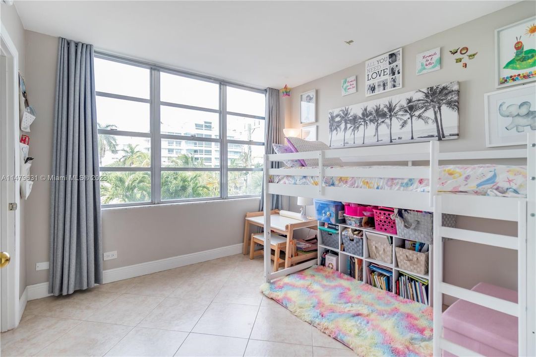 Vendido Recientemente: $429,000 (2 camas, 2 baños, 1192 Pies cuadrados)