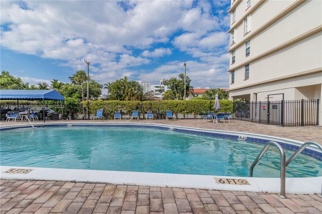 Vendido Recientemente: $429,000 (2 camas, 2 baños, 1192 Pies cuadrados)