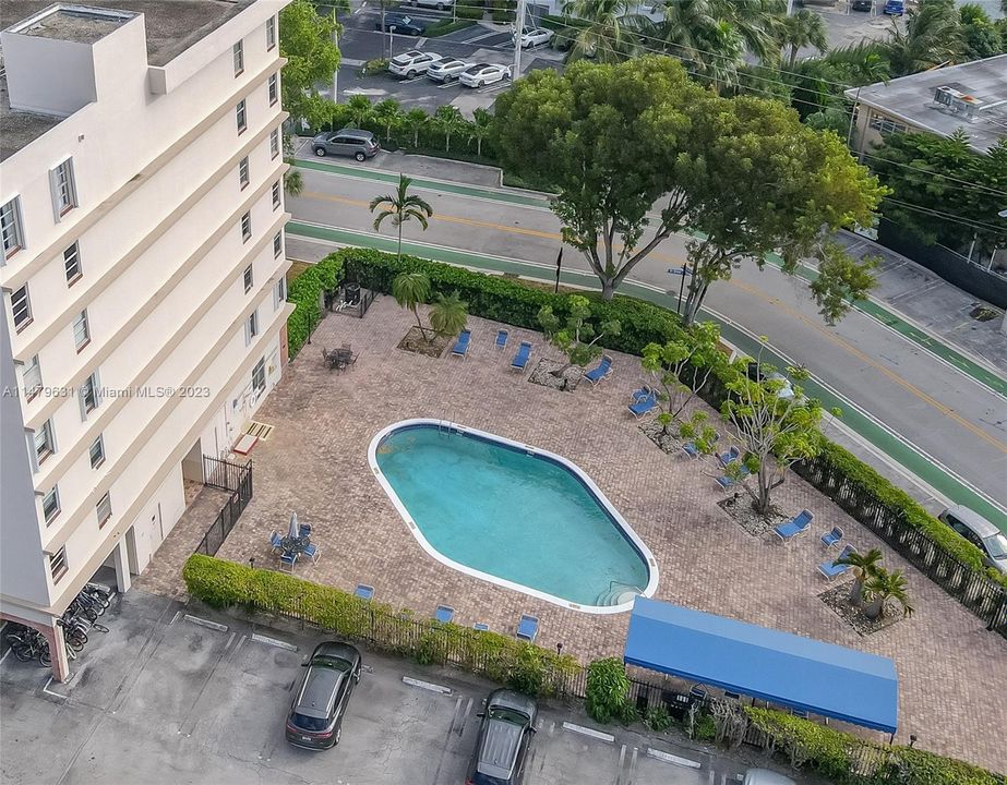 Vendido Recientemente: $429,000 (2 camas, 2 baños, 1192 Pies cuadrados)