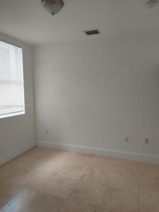 Recently Rented: $4,150 (3 beds, 2 baths, 1514 Square Feet)