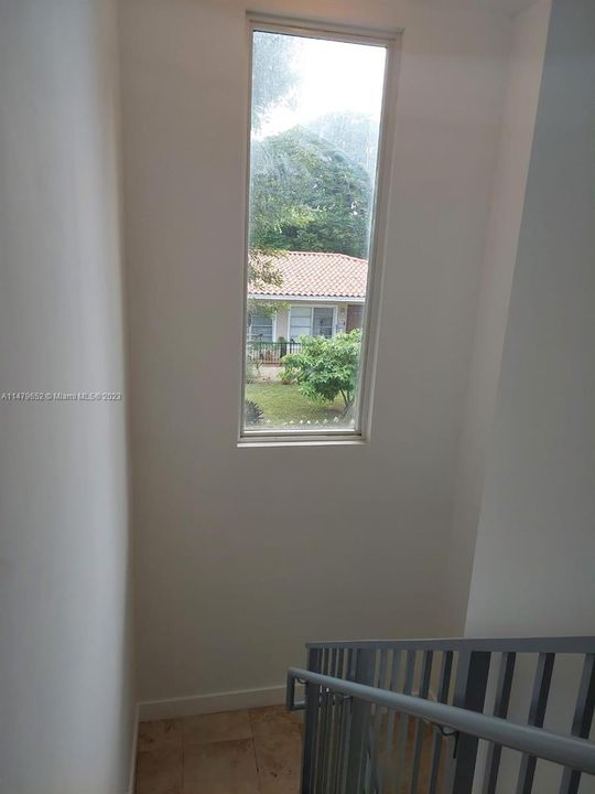 Recently Rented: $4,150 (3 beds, 2 baths, 1514 Square Feet)