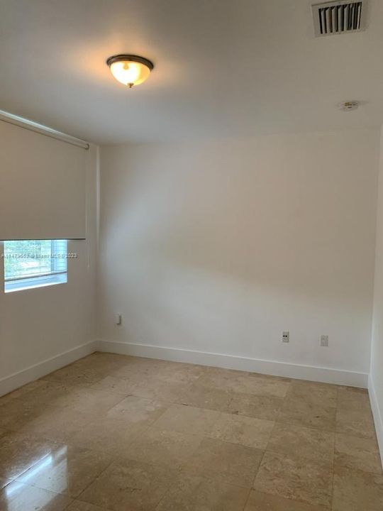 Recently Rented: $4,150 (3 beds, 2 baths, 1514 Square Feet)