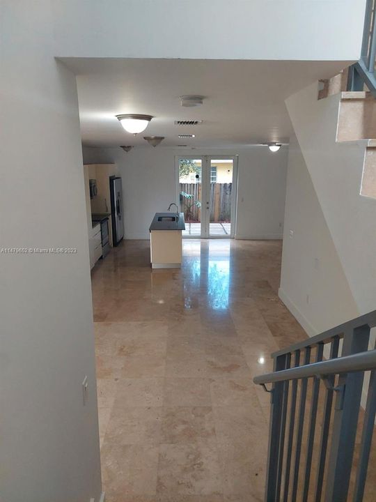 Recently Rented: $4,150 (3 beds, 2 baths, 1514 Square Feet)