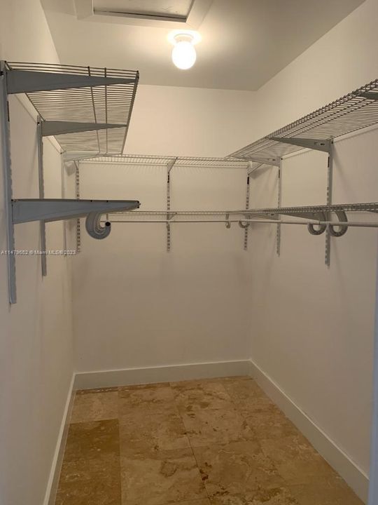 Recently Rented: $4,150 (3 beds, 2 baths, 1514 Square Feet)