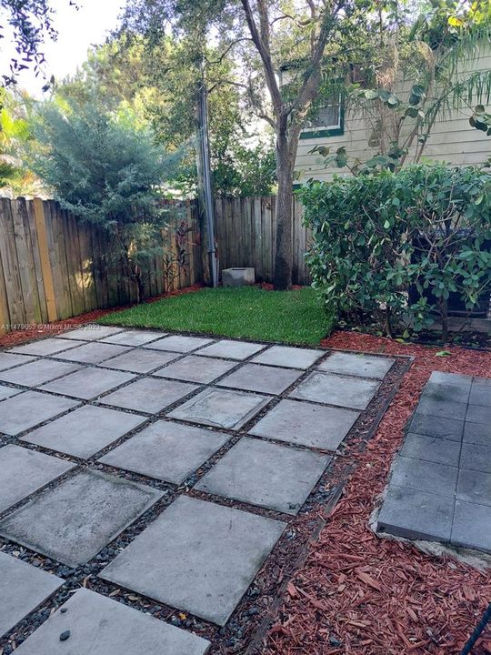 Recently Rented: $4,150 (3 beds, 2 baths, 1514 Square Feet)