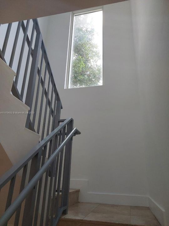 Recently Rented: $4,150 (3 beds, 2 baths, 1514 Square Feet)