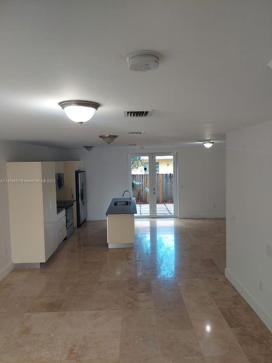 Recently Rented: $4,150 (3 beds, 2 baths, 1514 Square Feet)