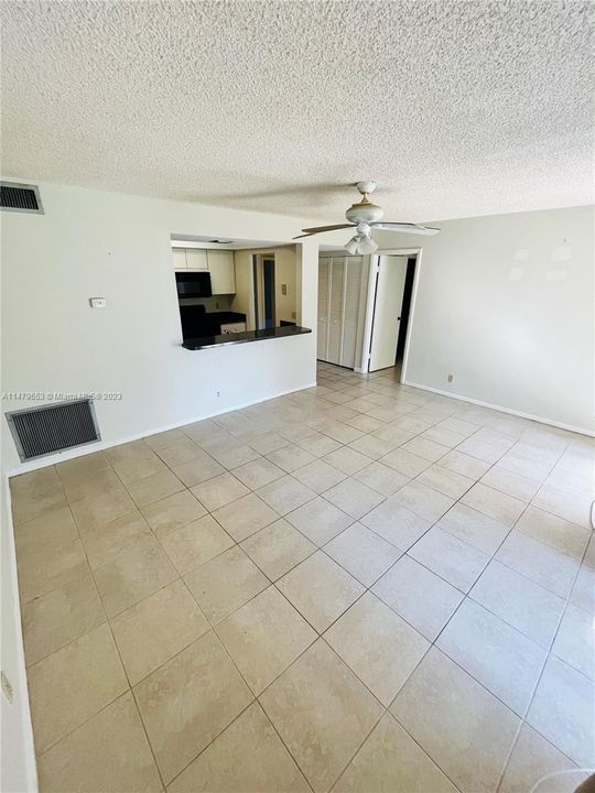 Recently Rented: $2,100 (3 beds, 2 baths, 1200 Square Feet)