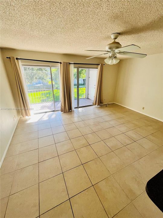 Recently Rented: $2,100 (3 beds, 2 baths, 1200 Square Feet)