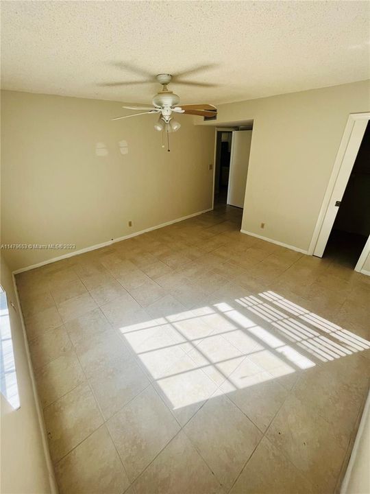 Recently Rented: $2,100 (3 beds, 2 baths, 1200 Square Feet)