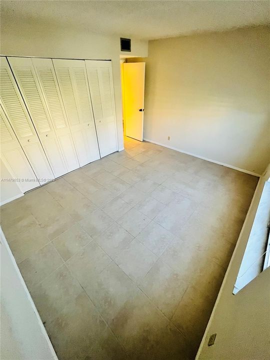 Recently Rented: $2,100 (3 beds, 2 baths, 1200 Square Feet)