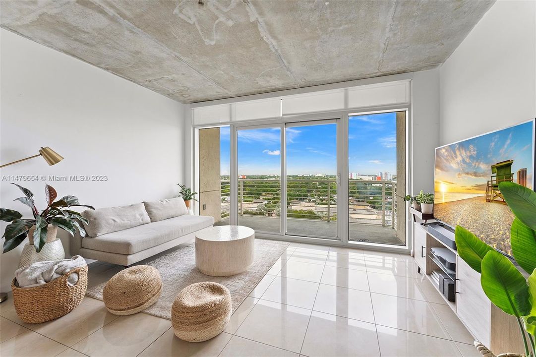 Recently Sold: $515,000 (1 beds, 1 baths, 726 Square Feet)