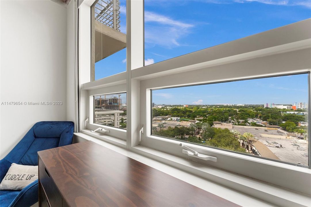 Recently Sold: $515,000 (1 beds, 1 baths, 726 Square Feet)