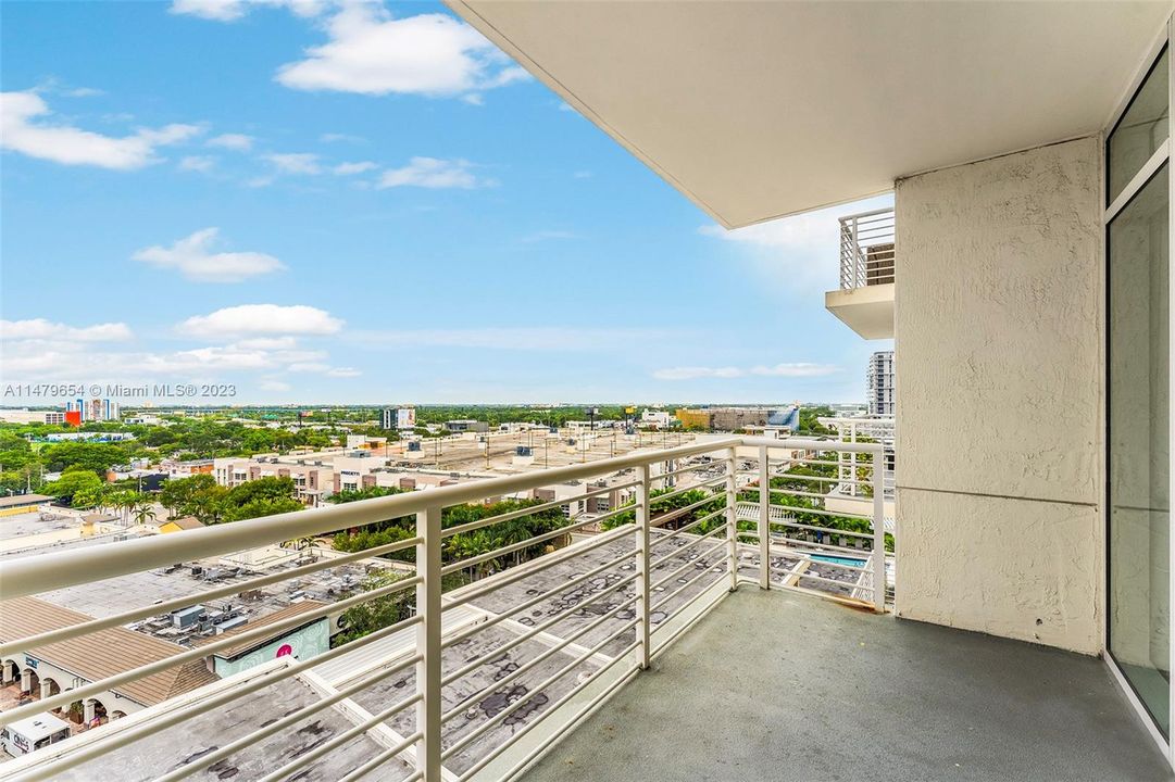 Recently Sold: $515,000 (1 beds, 1 baths, 726 Square Feet)