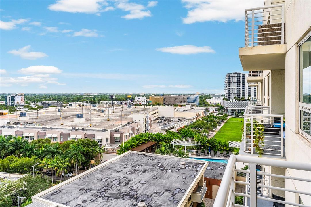 Recently Sold: $515,000 (1 beds, 1 baths, 726 Square Feet)