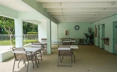 Vendido Recientemente: $225,000 (2 camas, 2 baños, 1100 Pies cuadrados)