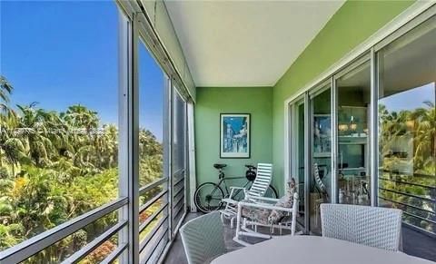 Vendido Recientemente: $225,000 (2 camas, 2 baños, 1100 Pies cuadrados)