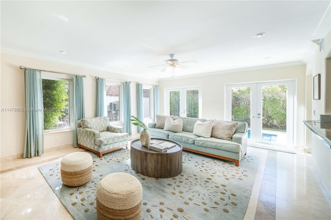 Recently Sold: $3,800,000 (5 beds, 5 baths, 3805 Square Feet)