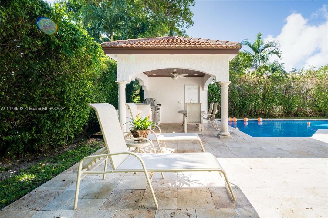 Recently Sold: $3,800,000 (5 beds, 5 baths, 3805 Square Feet)