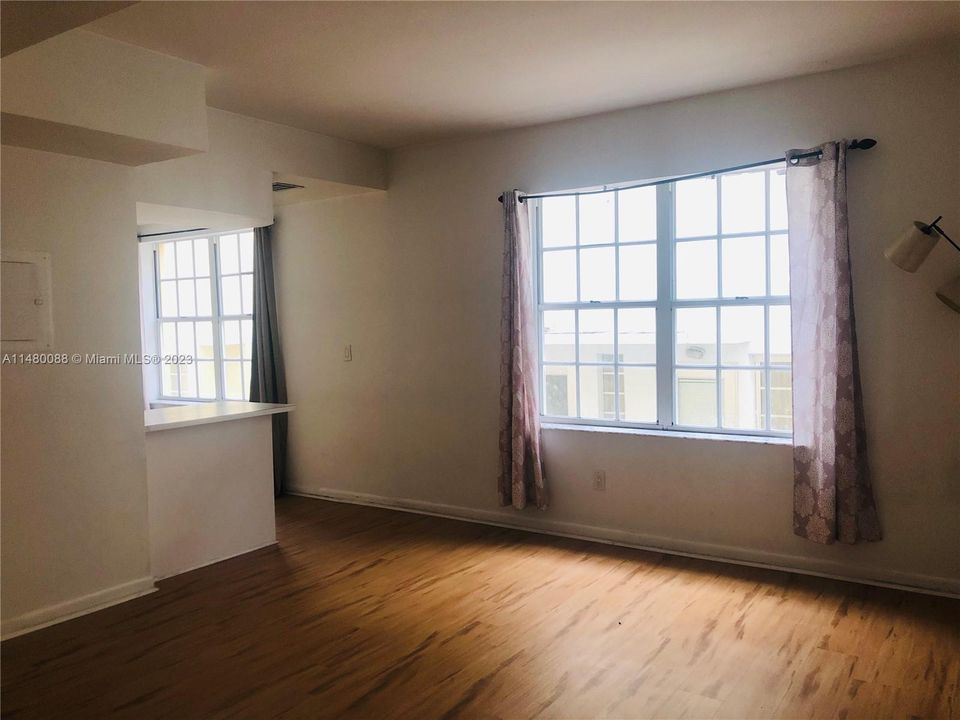 Недавно продано: $250,000 (1 спален, 1 ванн, 540 Квадратных фут)