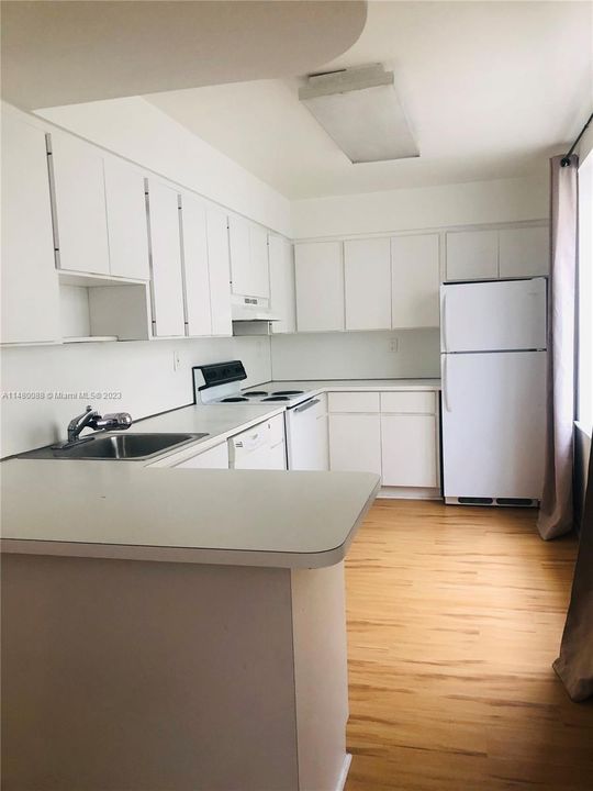 Недавно продано: $250,000 (1 спален, 1 ванн, 540 Квадратных фут)